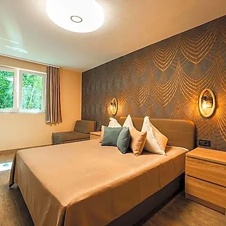 Bed & Breakfast Villa Terezija 3* באסקה