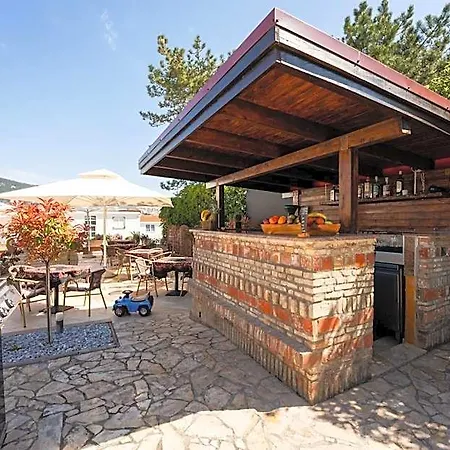 מלון Bed & Breakfast Villa Terezija באסקה