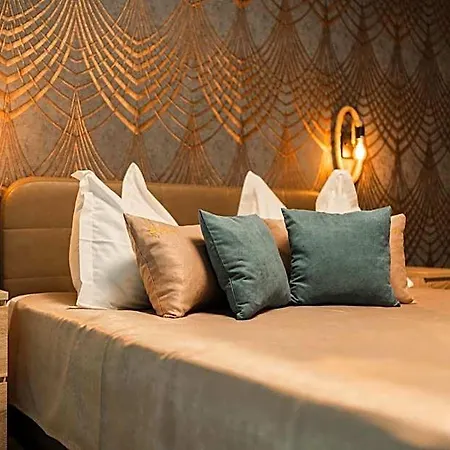 Bed & Breakfast Villa Terezija מלון 3*