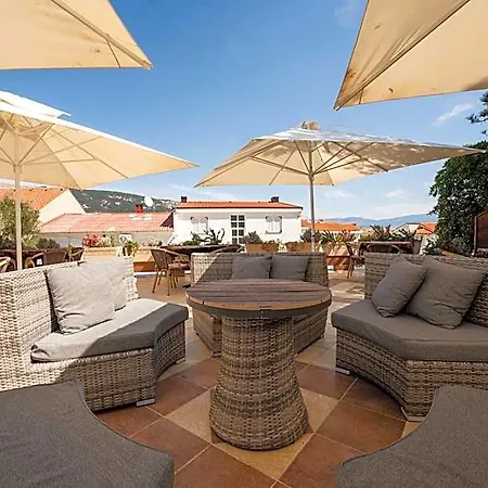 Bed & Breakfast Villa Terezija באסקה