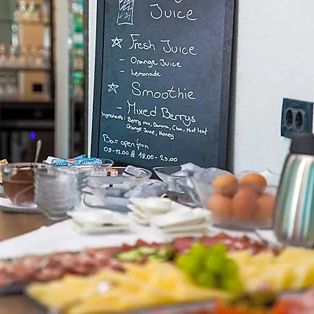 Bed & Breakfast Villa Terezija 3* באסקה